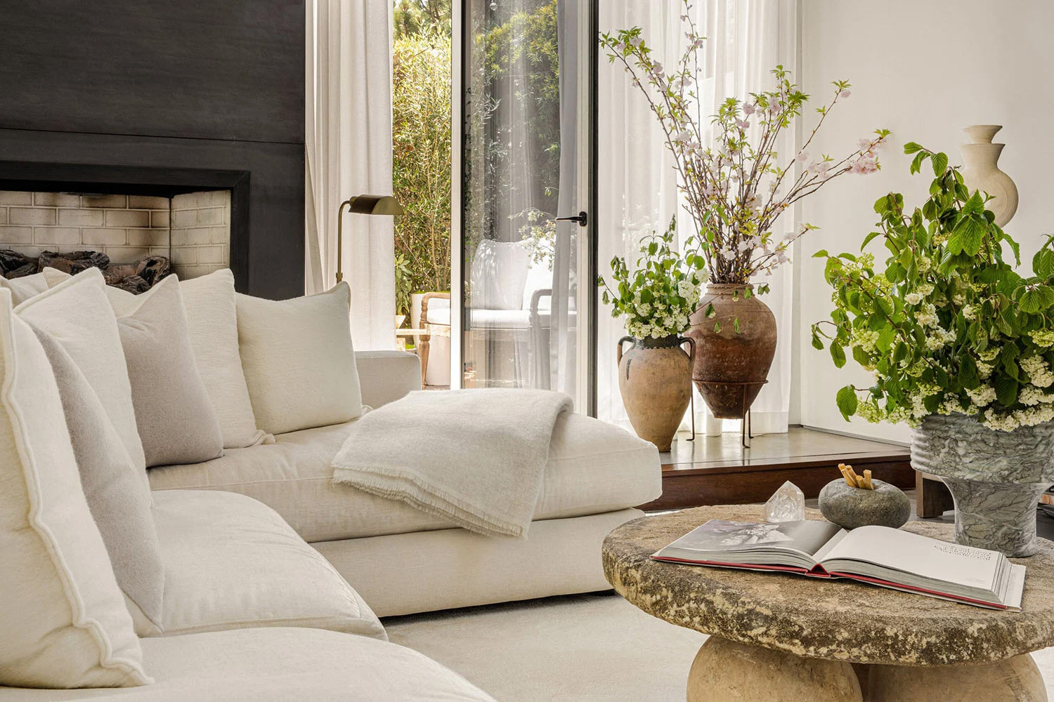 Кольори в інтер'єрі 2026: як підібрати палітру для кожної кімнати