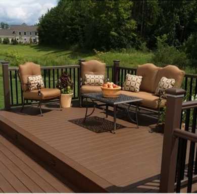 Композитный настил древесного цвета