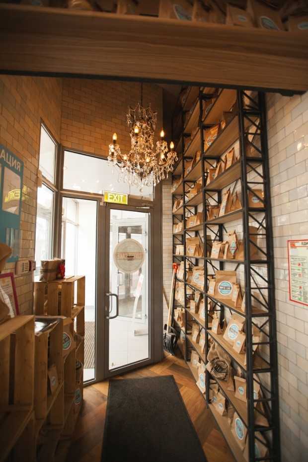 Інтер’єр тижня: унікальний проект кав’ярні від Cross Art Studio в Нижньому Новгороді 2 - Int Mebel foto-38