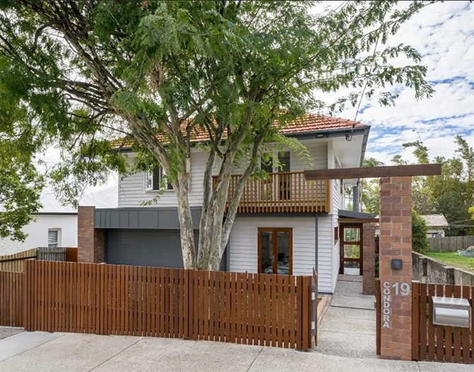 З минулого у майбутнє – комплексна реконструкція старовинного будинку для кількох поколінь 1 - Int Mebel vid-doma