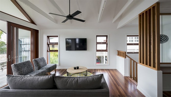 З минулого у майбутнє – комплексна реконструкція старовинного будинку для кількох поколінь 8 - Int Mebel gostinaya-vtorogo-etaja