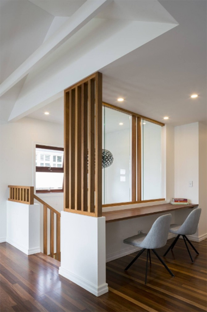 З минулого у майбутнє – комплексна реконструкція старовинного будинку для кількох поколінь 13 - Int Mebel rabochee-mesto