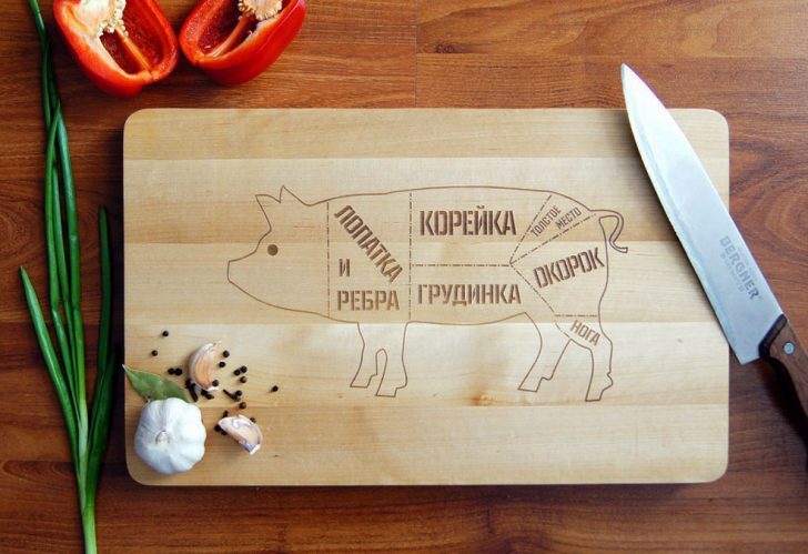 Різьблення по дереву на кухонній дошці
