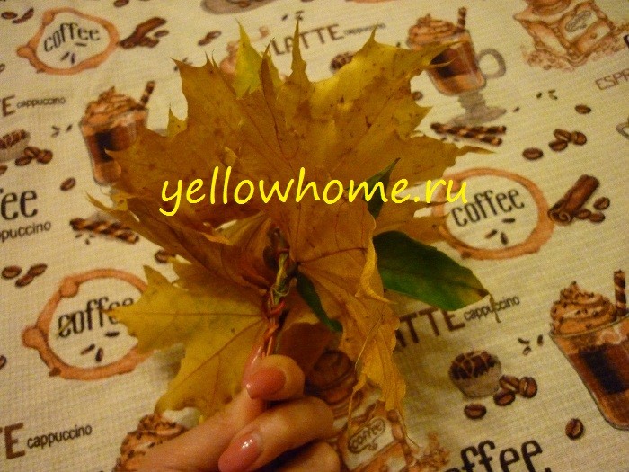 Як зробити вінок на голову з осіннього листя, яблук і рябини: покроковий майстер-клас 15 - Int Mebel