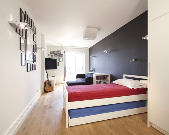 Колір спальні підлітка: як обрати ідеальний? 1 - Int Mebel Вузька кімната для хлопчика-підлітка