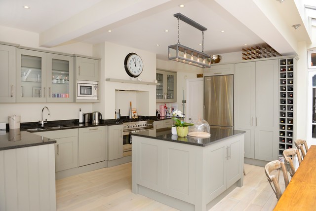 Кухня в англійському стилі: традиції, комфорт і вишуканість у кожній деталі 4 - Int Mebel кухня в английском стиле