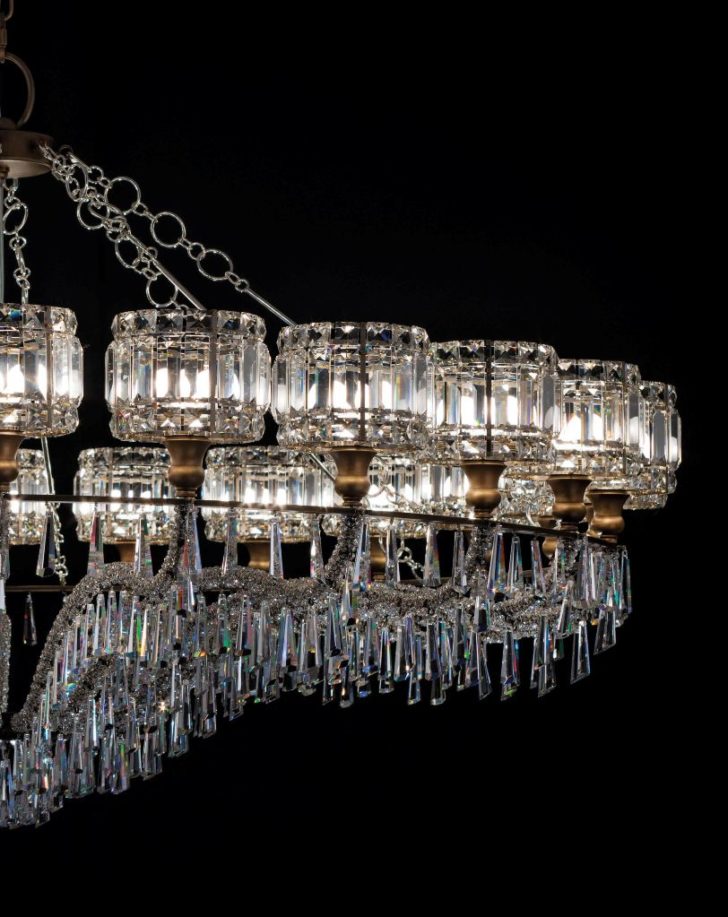 Огляд італійських люстр: символи витонченості та ексклюзивності у вашому інтер’єрі 8 - Int Mebel Огляд італійських люстр: символи витонченості та ексклюзивності у вашому інтер’єрі 7 - Int Mebel