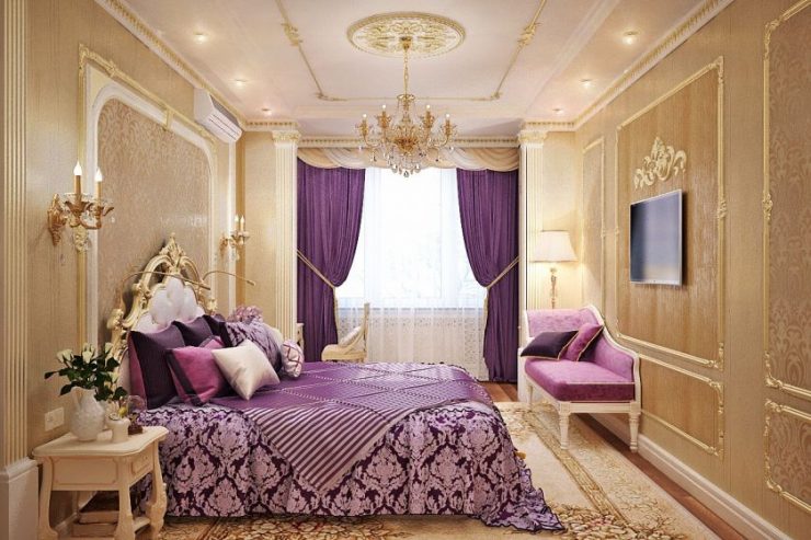 Ліловий акцент в золотому інтер'єрі спальні