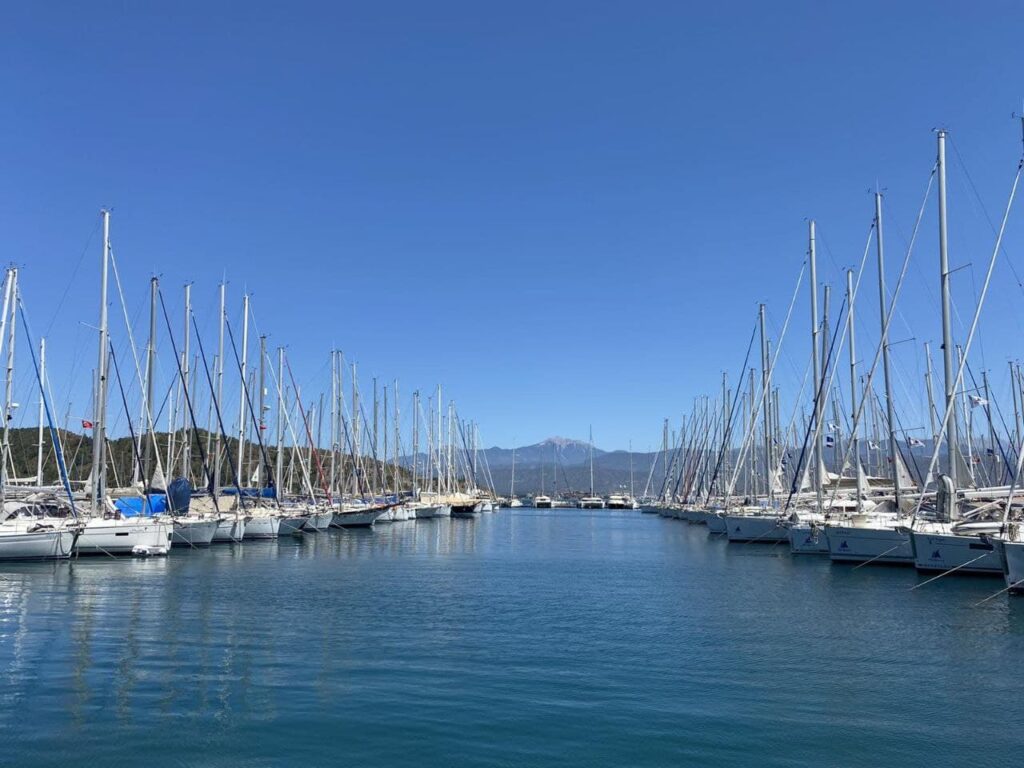 Яхтові подорожі як новий рівень туризму: комфорт і свобода зі Sparks Life 4 - Int Mebel Яхтові подорожі як новий рівень туризму: комфорт і свобода зі Sparks Life 3 - Int Mebel