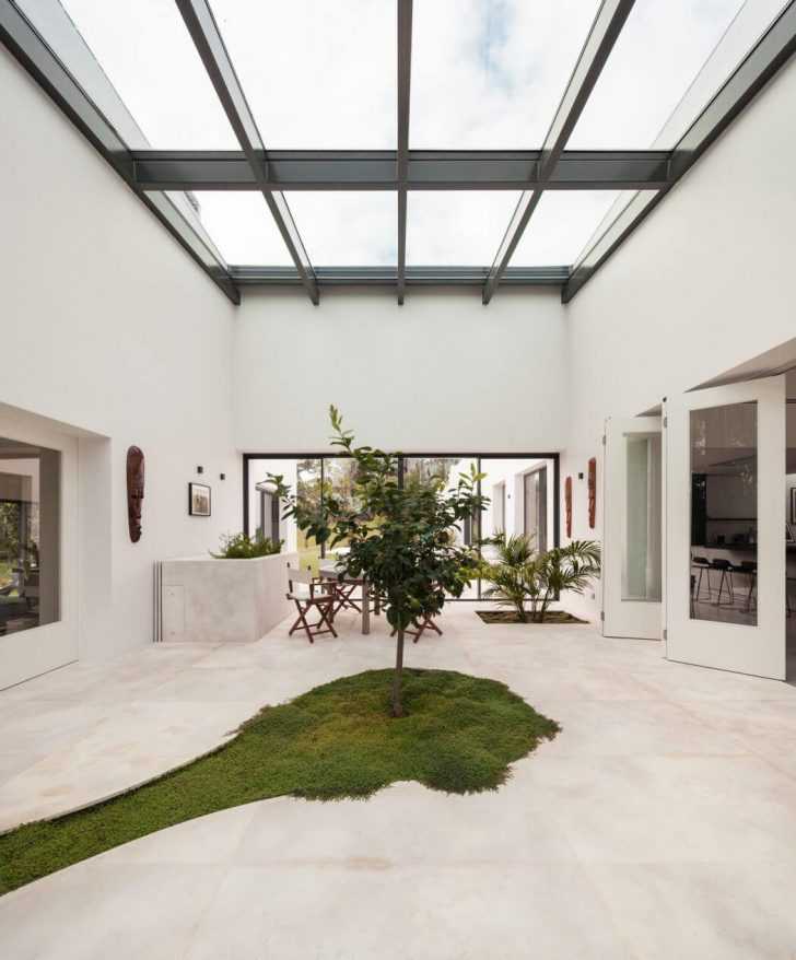 Проект реконструкції приватної резиденції на португальському узбережжі: світло, гармонія та функціональність 4 - Int Mebel 034-house-cascais-fra-ment-os-1050x1267