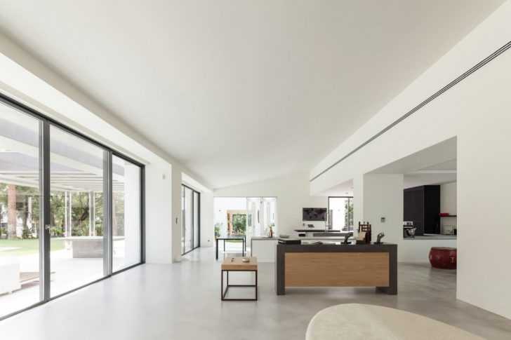 Проект реконструкції приватної резиденції на португальському узбережжі: світло, гармонія та функціональність 8 - Int Mebel 008-house-cascais-fra-ment-os-1050x700