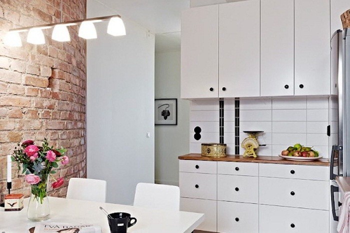 Сучасний інтер’єр вітальні з цегляною стіною: стиль, матеріали та ідеї оформлення 222 - Int Mebel Сучасний інтер’єр вітальні з цегляною стіною: стиль, матеріали та ідеї оформлення 221 - Int Mebel