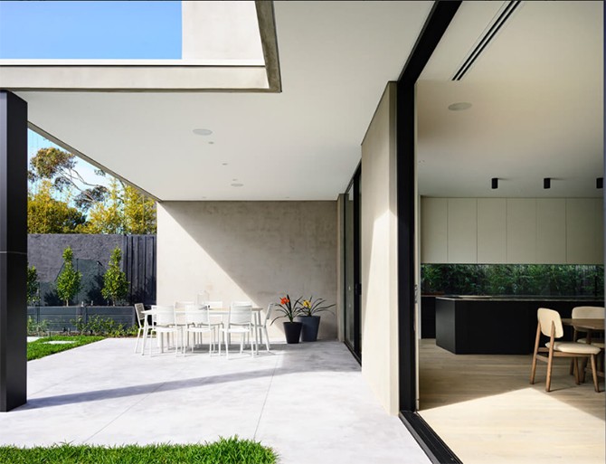 Сучасний особняк у стилі мінімалізму: гра контрастів і затишок 8 - Int Mebel terrasa