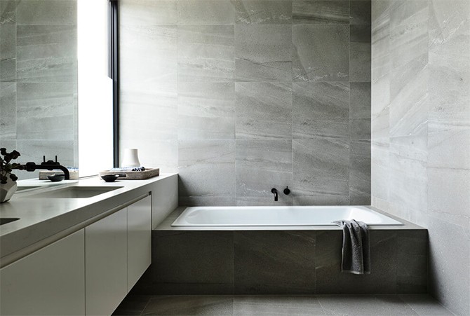 Сучасний особняк у стилі мінімалізму: гра контрастів і затишок 16 - Int Mebel vannya-komnata