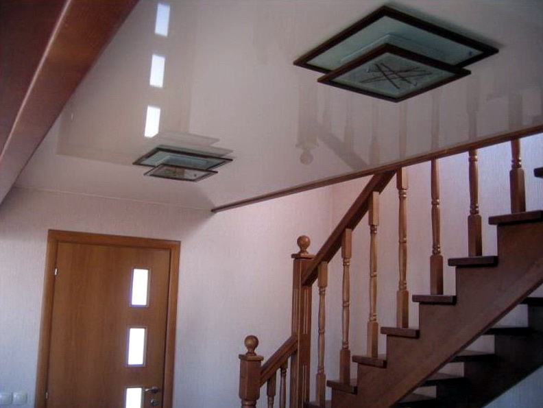 Влаштування стелі в дерев'яному будинку: основні нюанси та корисні поради 16 - Int Mebel Влаштування стелі в дерев'яному будинку: основні нюанси та корисні поради 15 - Int Mebel