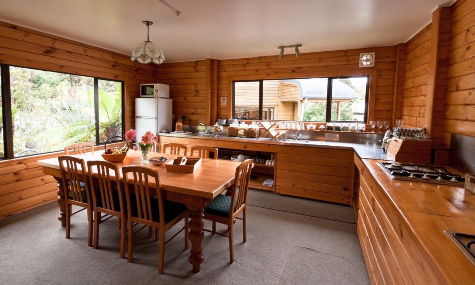 Влаштування стелі в дерев'яному будинку: основні нюанси та корисні поради 18 - Int Mebel Влаштування стелі в дерев'яному будинку: основні нюанси та корисні поради 17 - Int Mebel