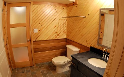 Вагонка у дизайні ванної кімнати: практичність, стиль і ідеї оформлення 36 - Int Mebel Вагонка у дизайні ванної кімнати: практичність, стиль і ідеї оформлення 35 - Int Mebel