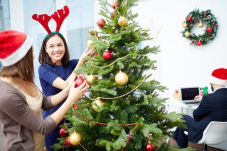 🎄 Новорічний декор офісу: як створити святкову атмосферу, не втрачаючи ділового стилю