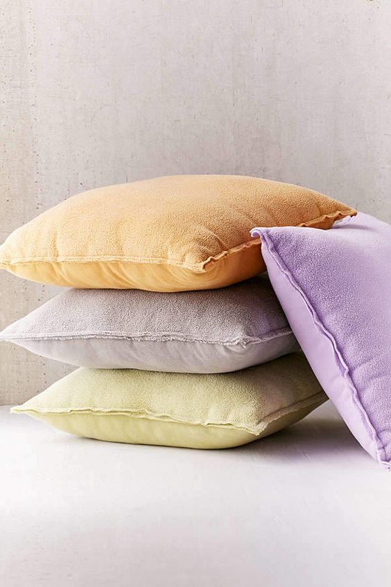 Види та функції диванних подушок, а також способи їх виготовлення 19 - Int Mebel диванные подушки